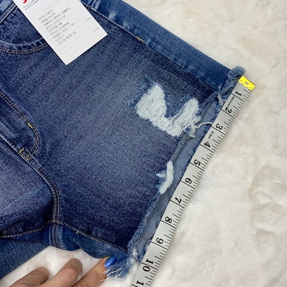 Jean distressed blue stretch shorts - Picture 11 of 16